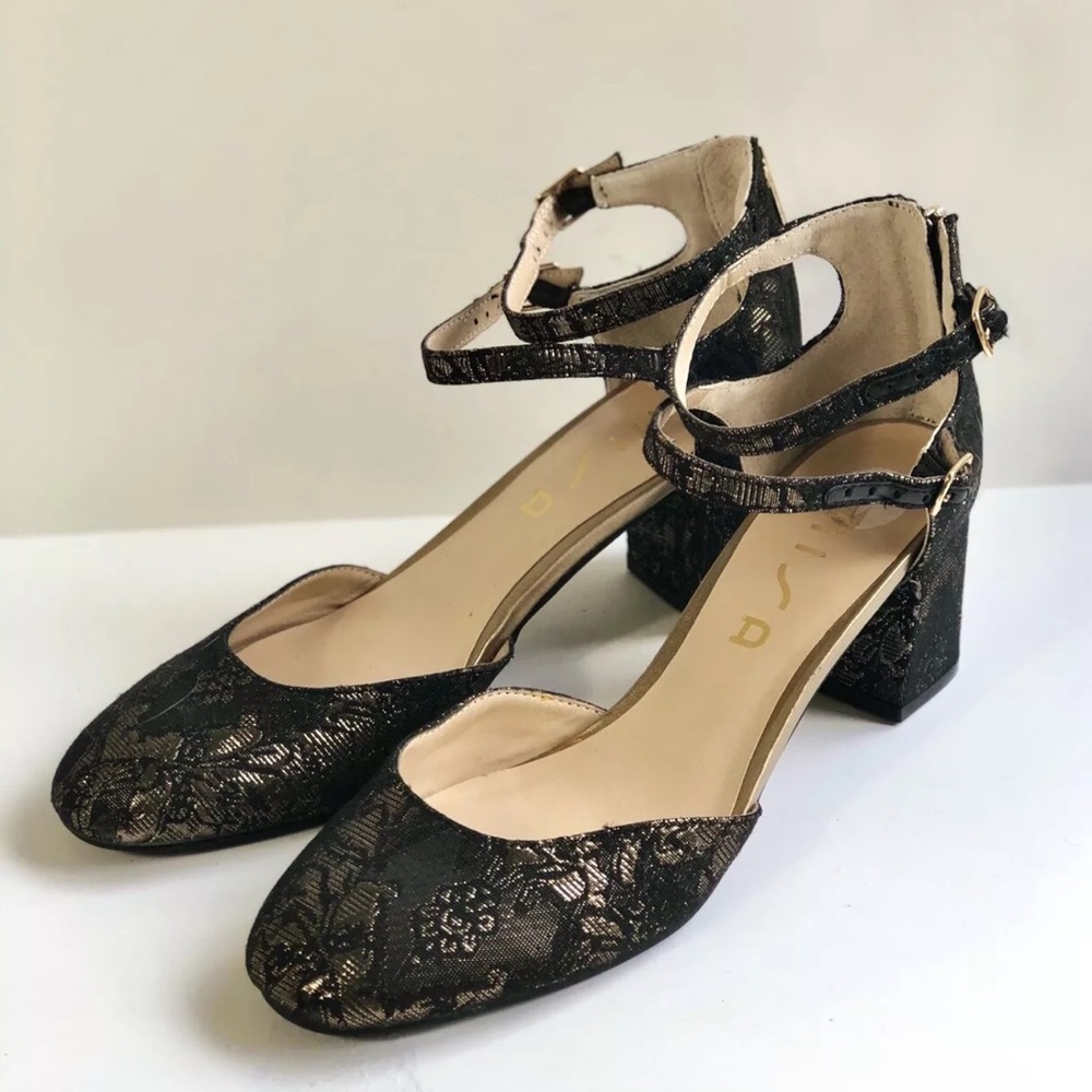 NEW UNISA Gold Black Metallic Floral Jaquard Brocade Double Ankle Strap Pumps